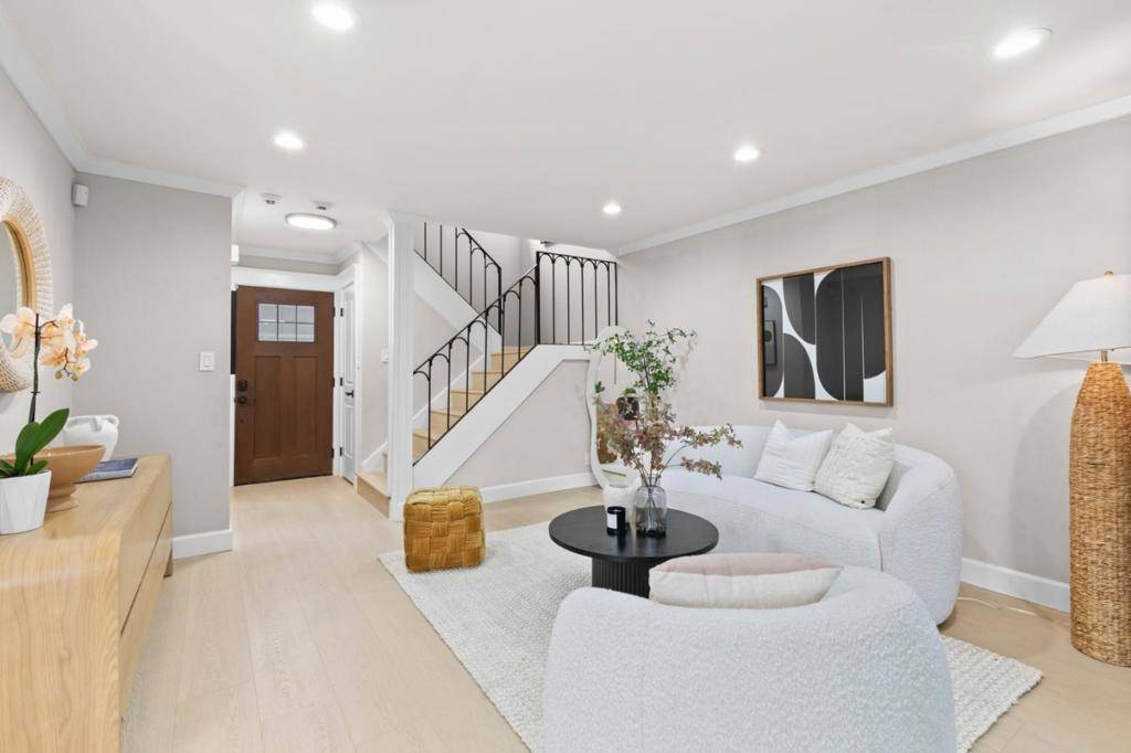Mountain View, CA 94043,447 Lotus LN