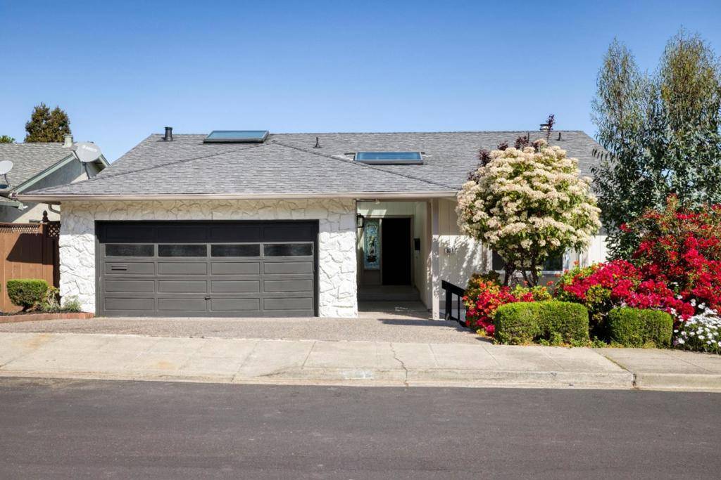 Belmont, CA 94002,924 Anita AVE