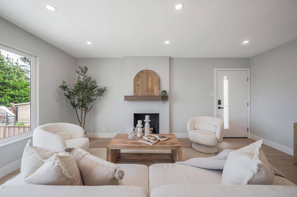 Pacifica, CA 94044,443 Andover DR