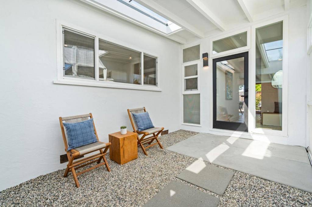 Mountain View, CA 94043,213 Thompson SQ