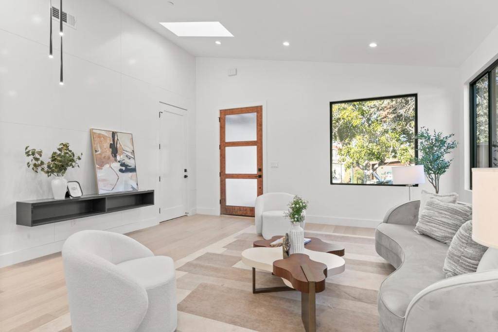 Sunnyvale, CA 94086,1116 Orchid DR