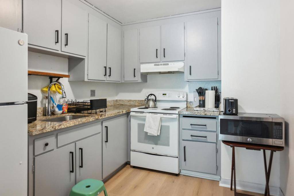 Daly City, CA 94014,91 Lausanne AVE