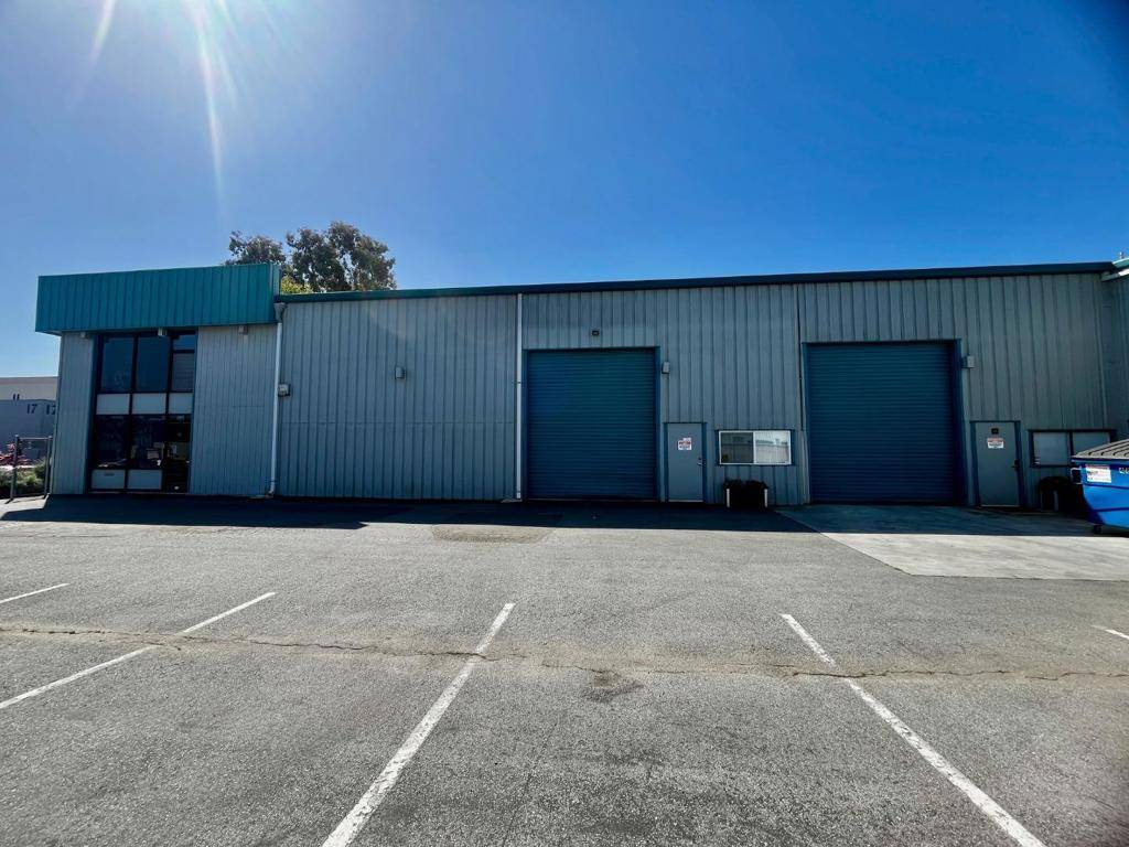Watsonville, CA 95076,18 Hangar WAY #A