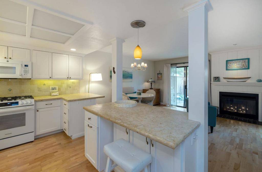Santa Cruz, CA 95062,3024 Buckingham LN #14