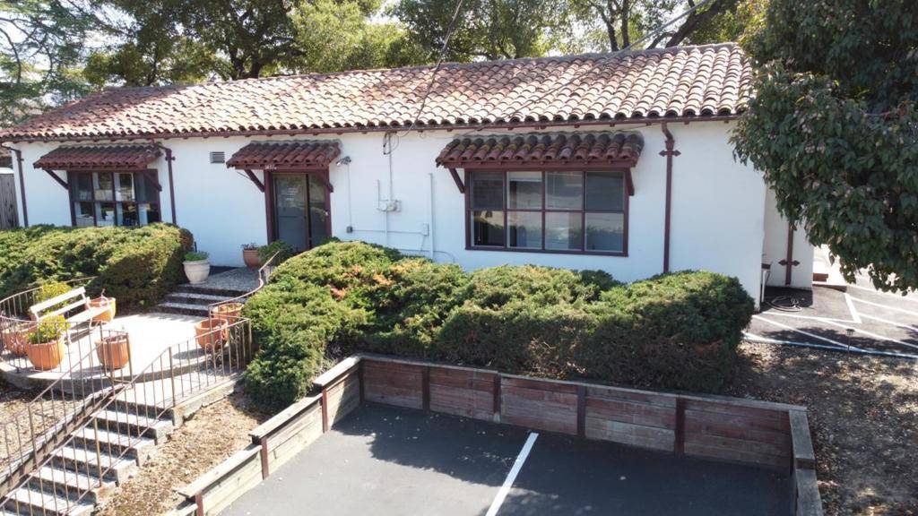 Saratoga, CA 95070,14370 Saratoga AVE