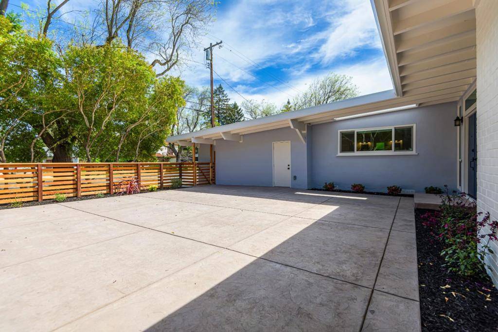 Palo Alto, CA 94303,3110 Louis RD