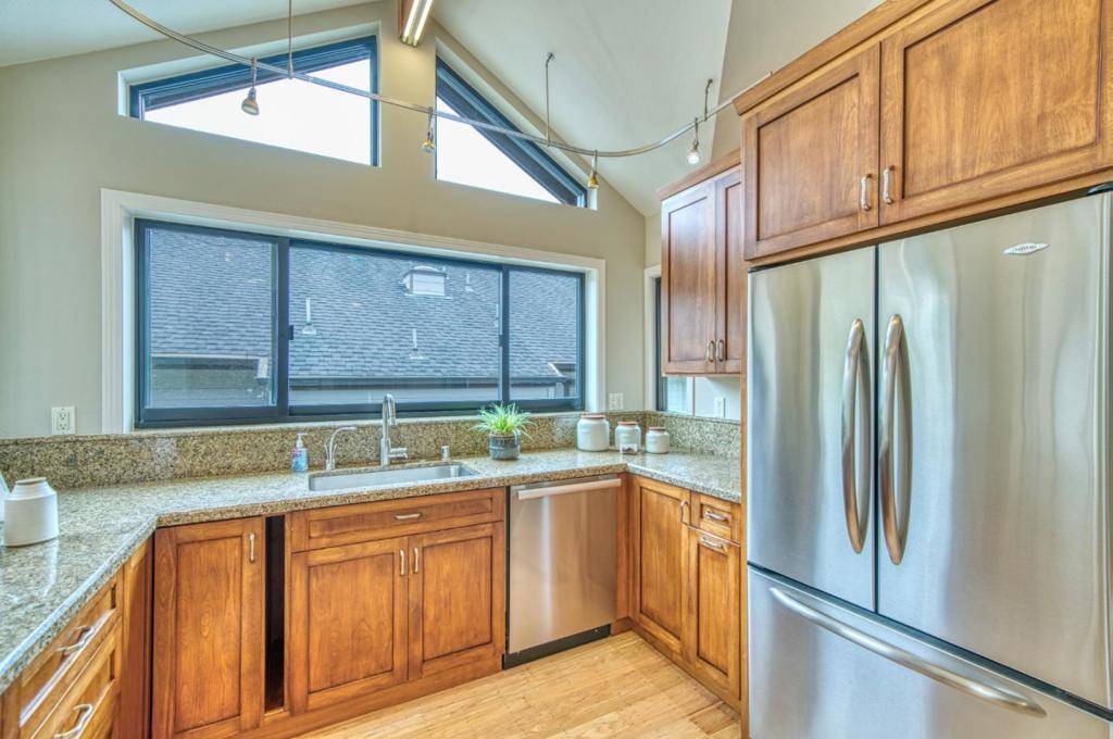 41 Julianna AVE Moss Beach, CA 94038