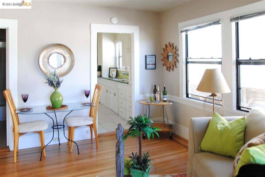 Oakland, CA 94611,4379 Howe ST