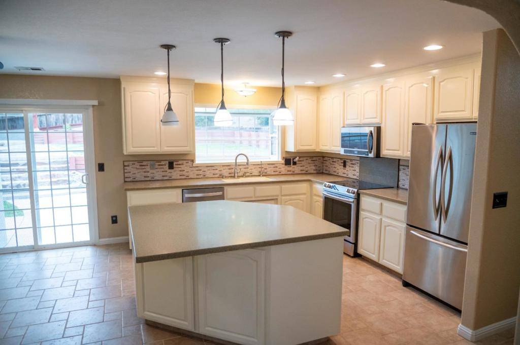 Tres Pinos, CA 95075,411 Bolado RD