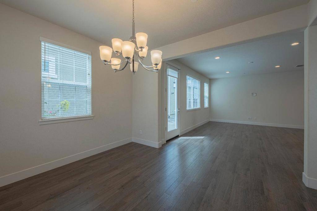 Marina, CA 93933,21606 Ord AVE