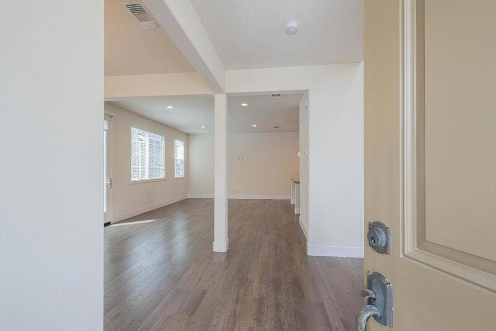Marina, CA 93933,21606 Ord AVE