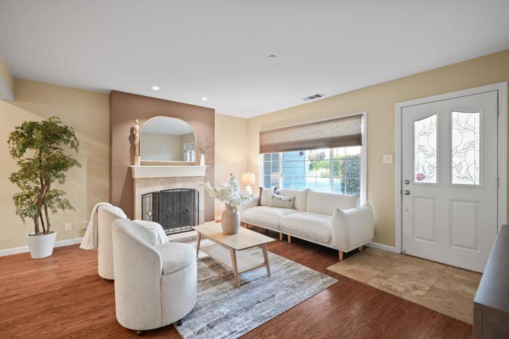 San Mateo, CA 94401,1040 Patricia AVE