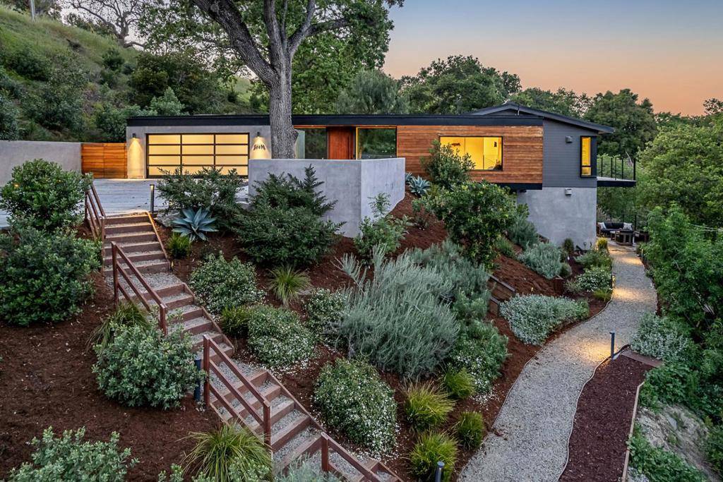 Los Altos Hills, CA 94022,26896 Alejandro DR
