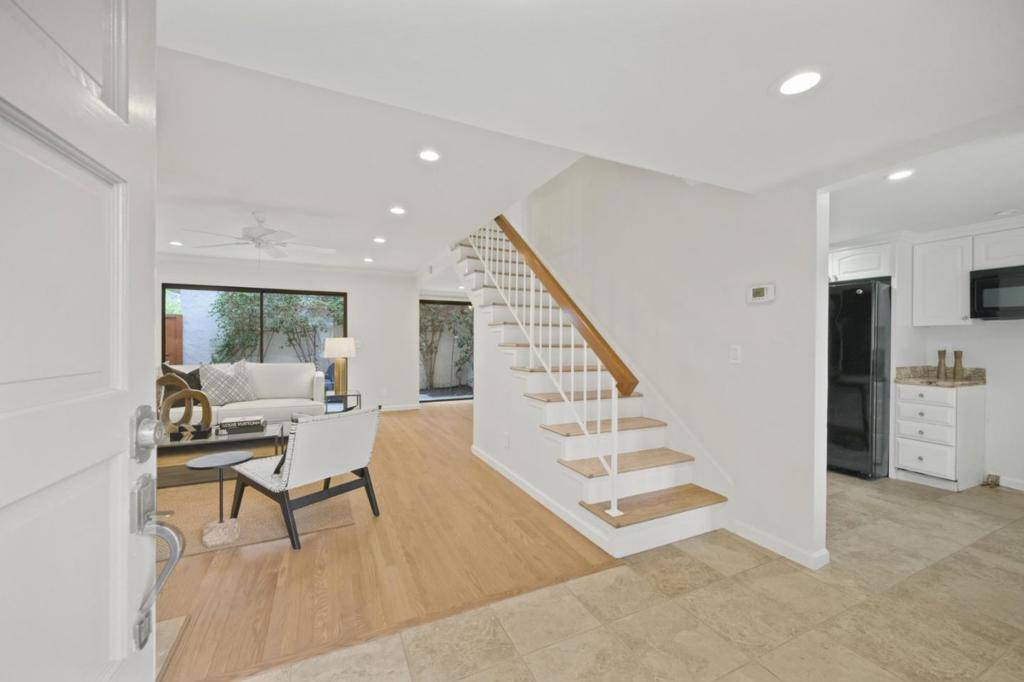 Sunnyvale, CA 94087,446 Hogarth TER