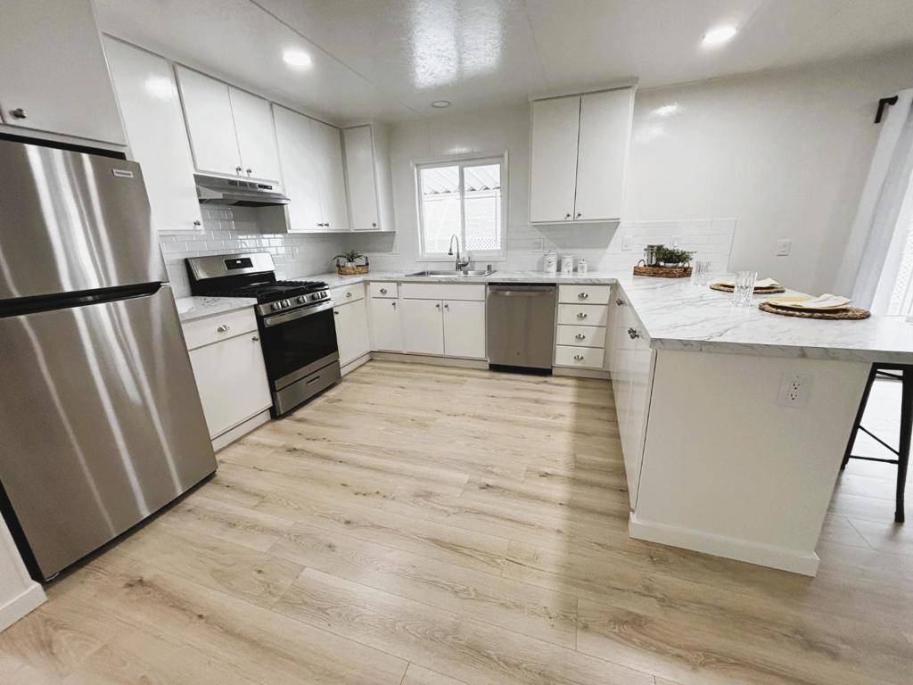 Hayward, CA 94544,29080 Mendez RD