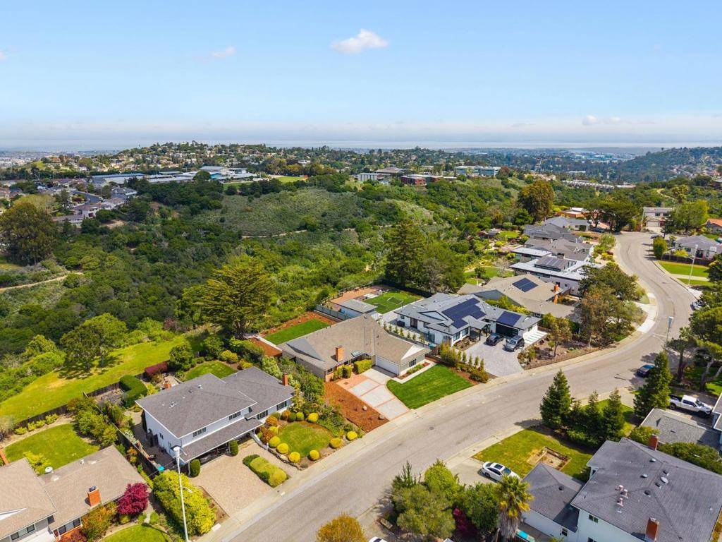 Belmont, CA 94002,2724 Comstock CIR