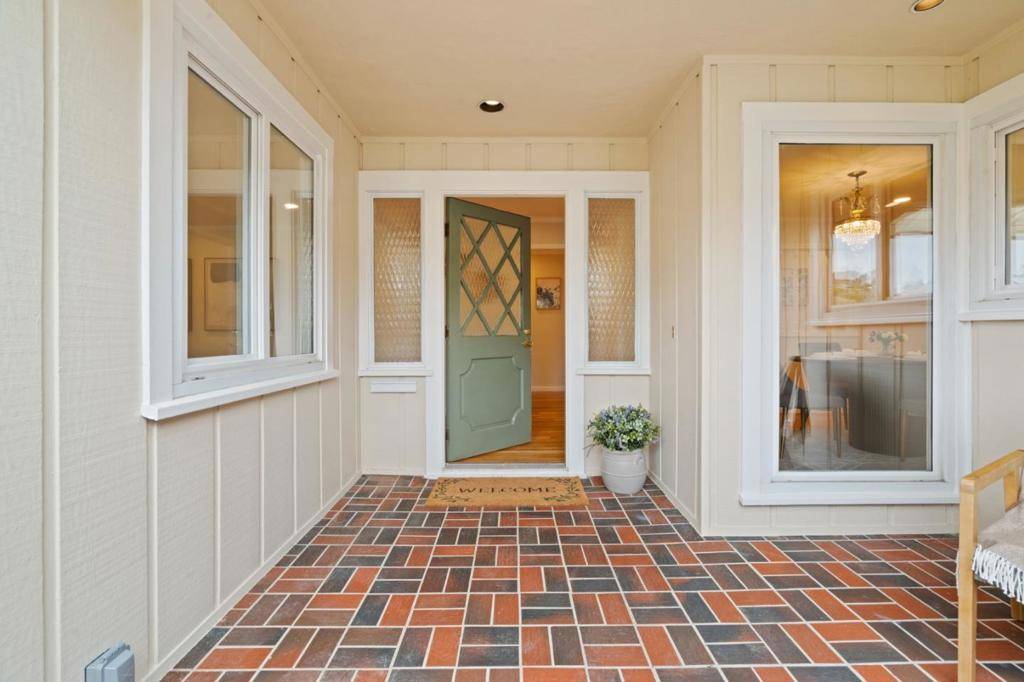 Belmont, CA 94002,2724 Comstock CIR