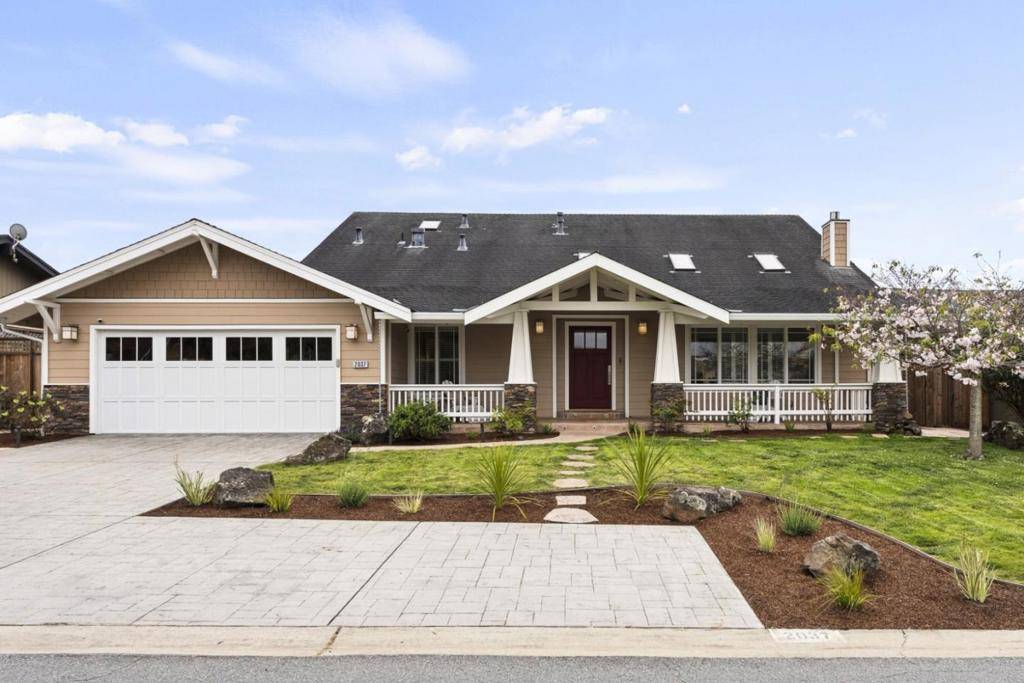 Half Moon Bay, CA 94019,2037 Touraine LN