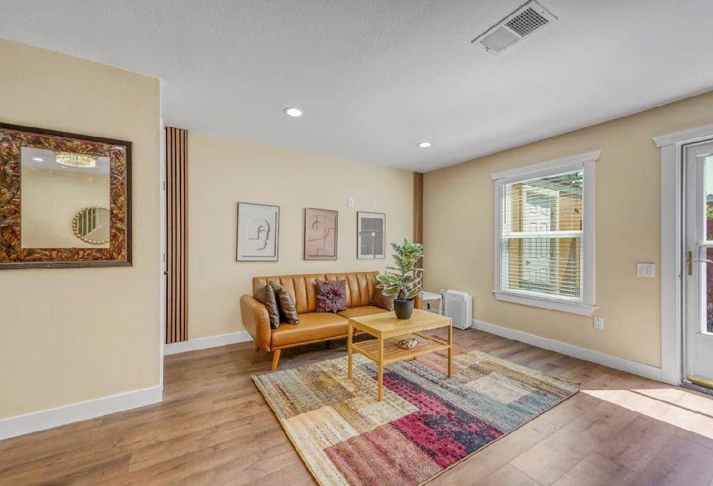 Sunnyvale, CA 94087,865 Carlisle WAY #128