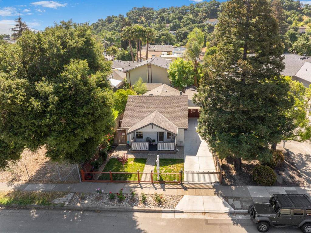 Morgan Hill, CA 95037,110 W Main AVE