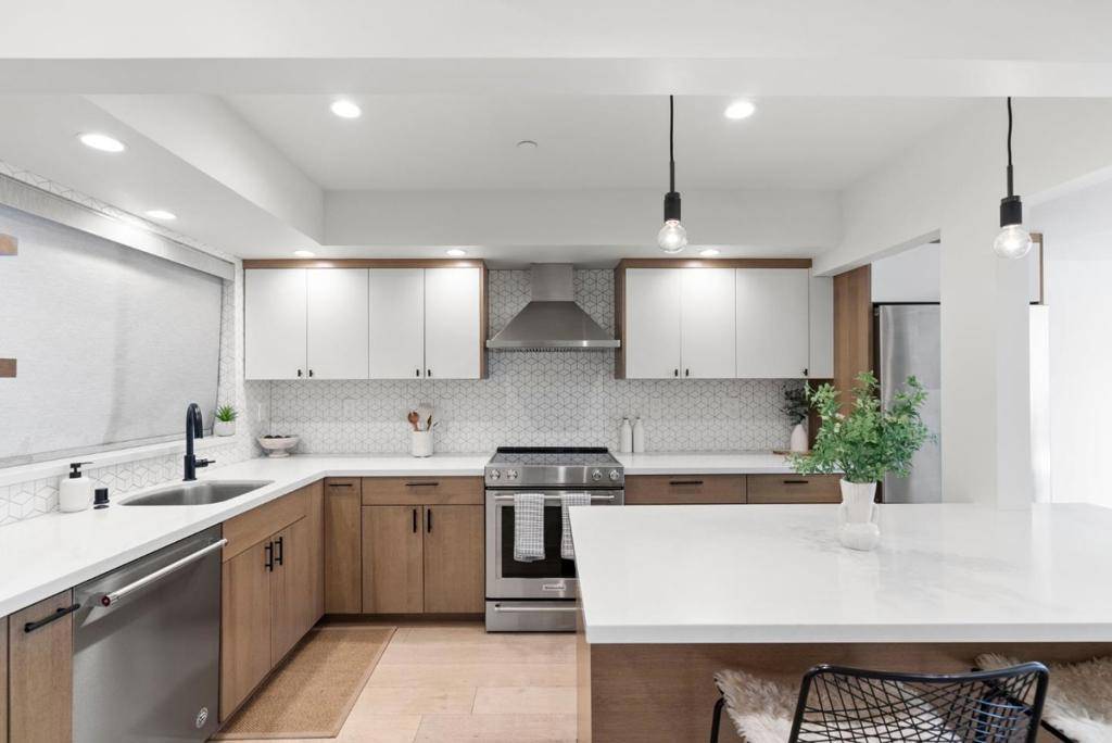 Palo Alto, CA 94301,685 High ST #2B