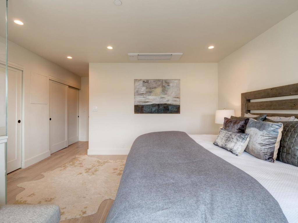 685 High ST #2B Palo Alto, CA 94301