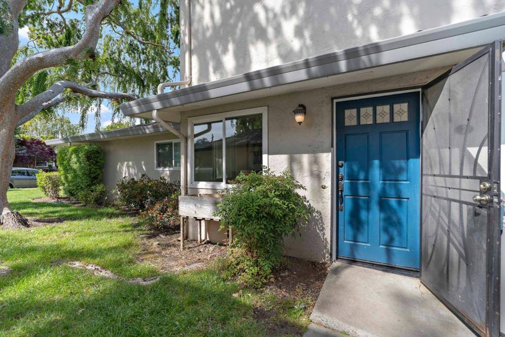 Campbell, CA 95008,323 E Latimer AVE #2