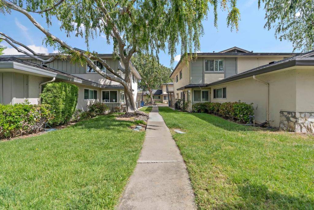 Campbell, CA 95008,323 E Latimer AVE #2