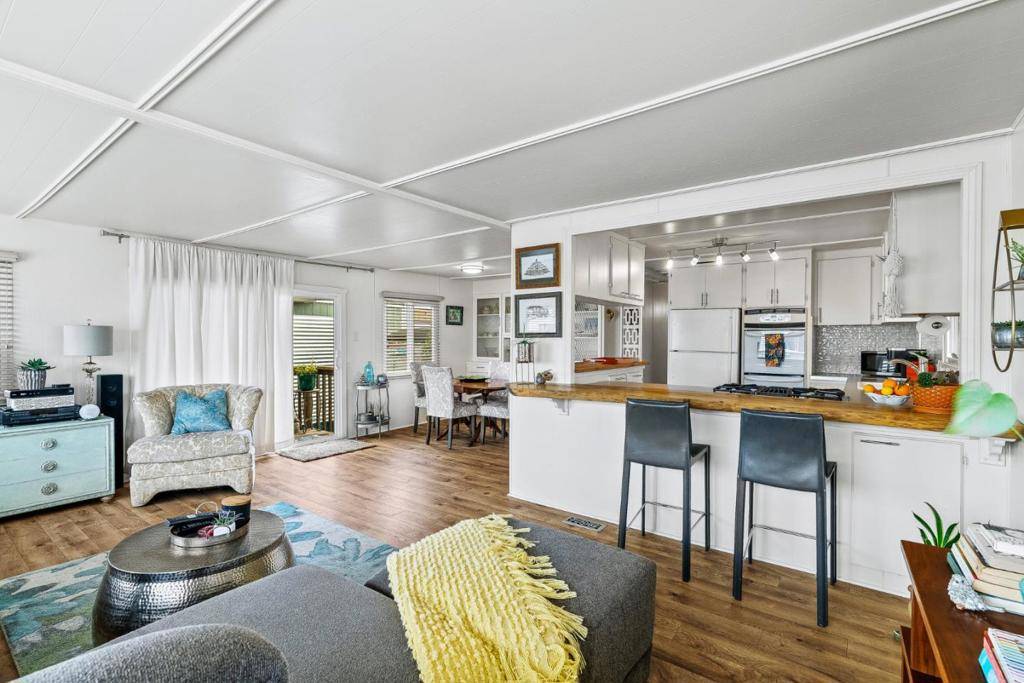 Santa Cruz, CA 95062,1555 Merrill ST
