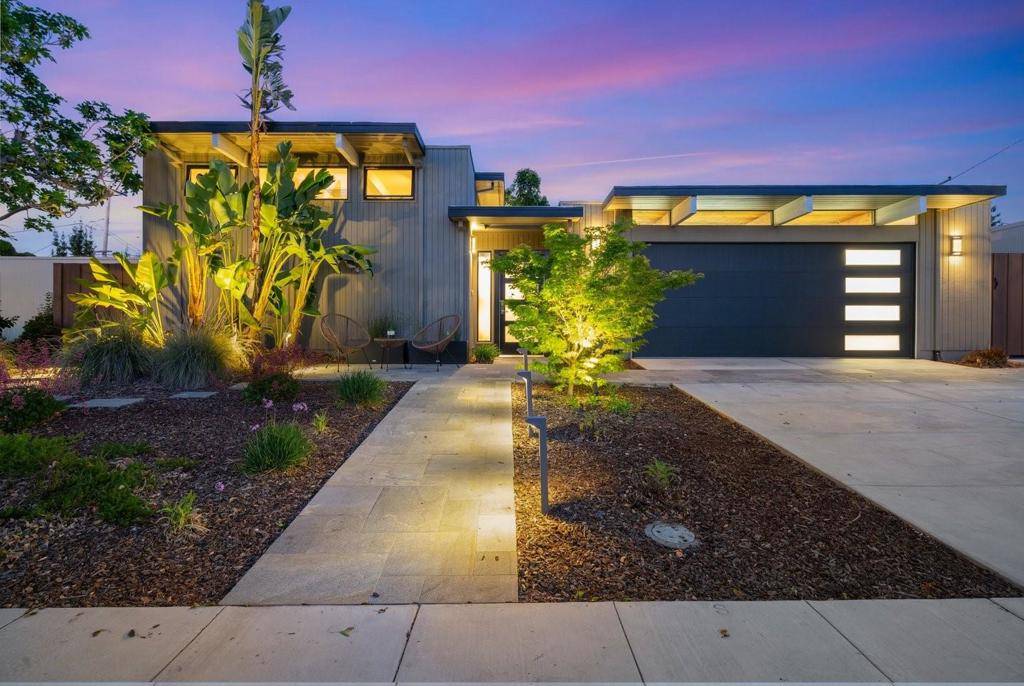 Cupertino, CA 95014,938 Ferngrove DR