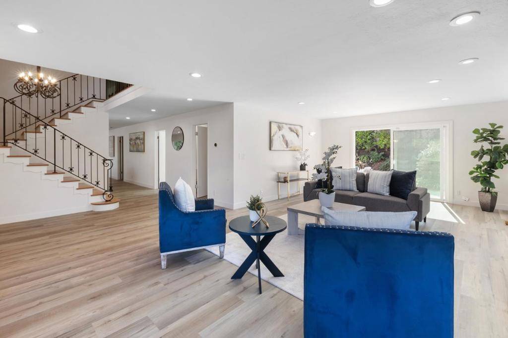 Menlo Park, CA 94025,1055 Siskiyou DR