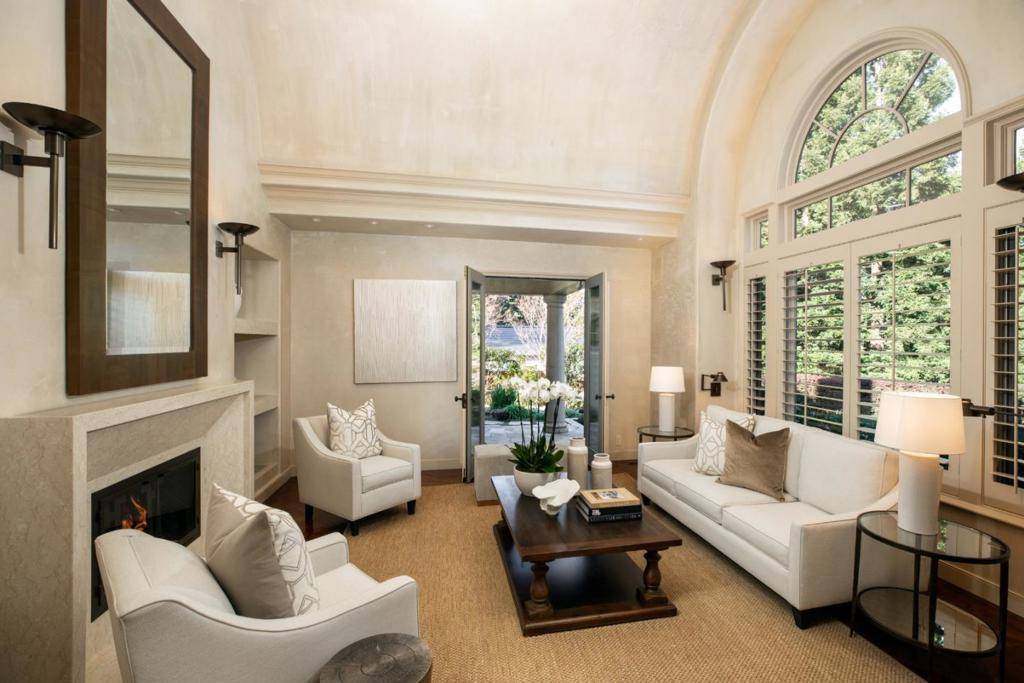 Los Altos Hills, CA 94022,26700 Palo Hills DR
