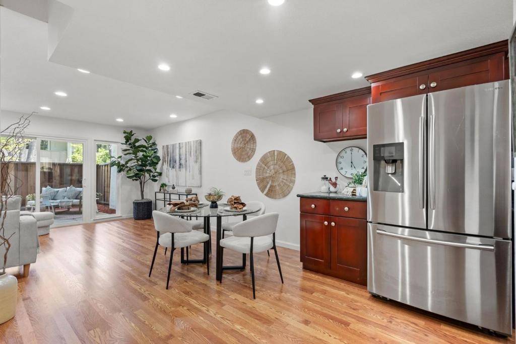 Cupertino, CA 95014,10323 Mary AVE