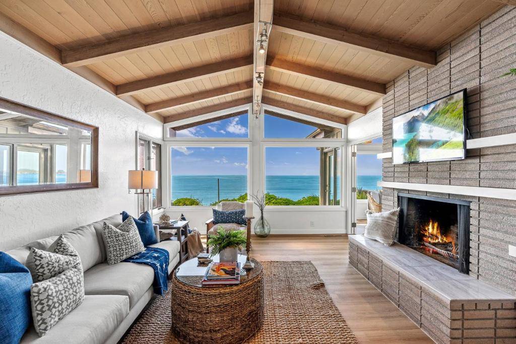 Aptos, CA 95003,701 Seacliff DR