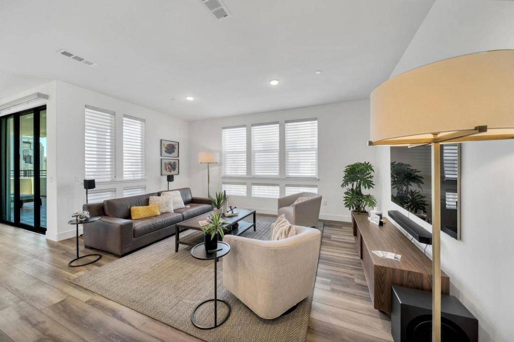 Fremont, CA 94539,1748 Kilowatt WAY #302