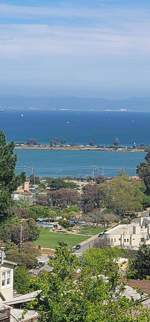 Brisbane, CA 94005,261 Humboldt RD