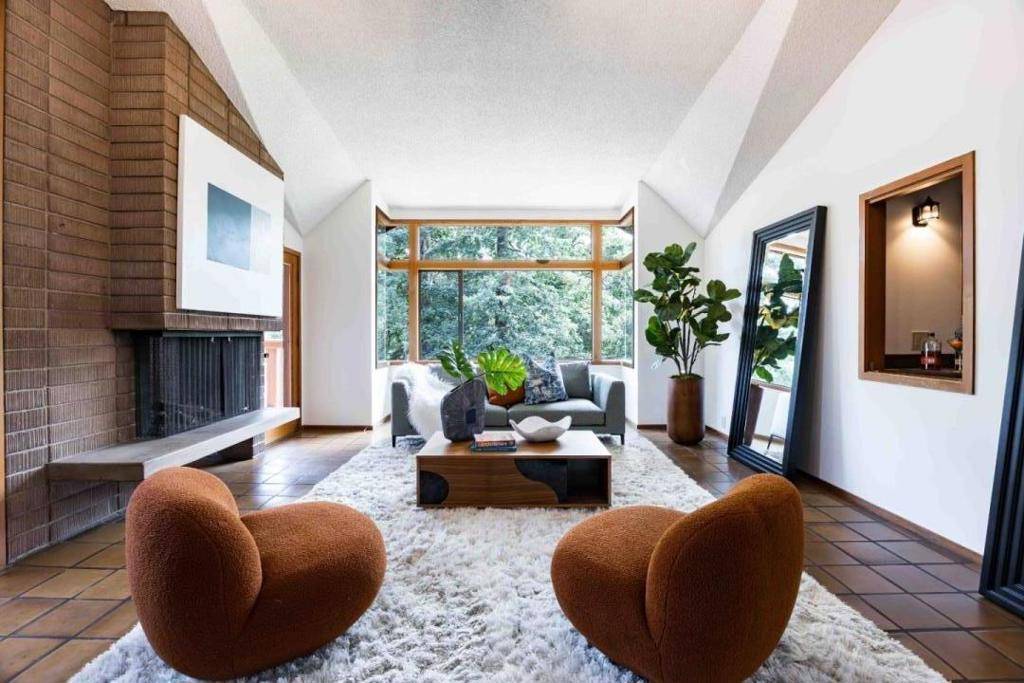 Los Altos Hills, CA 94022,27690 Briones CT