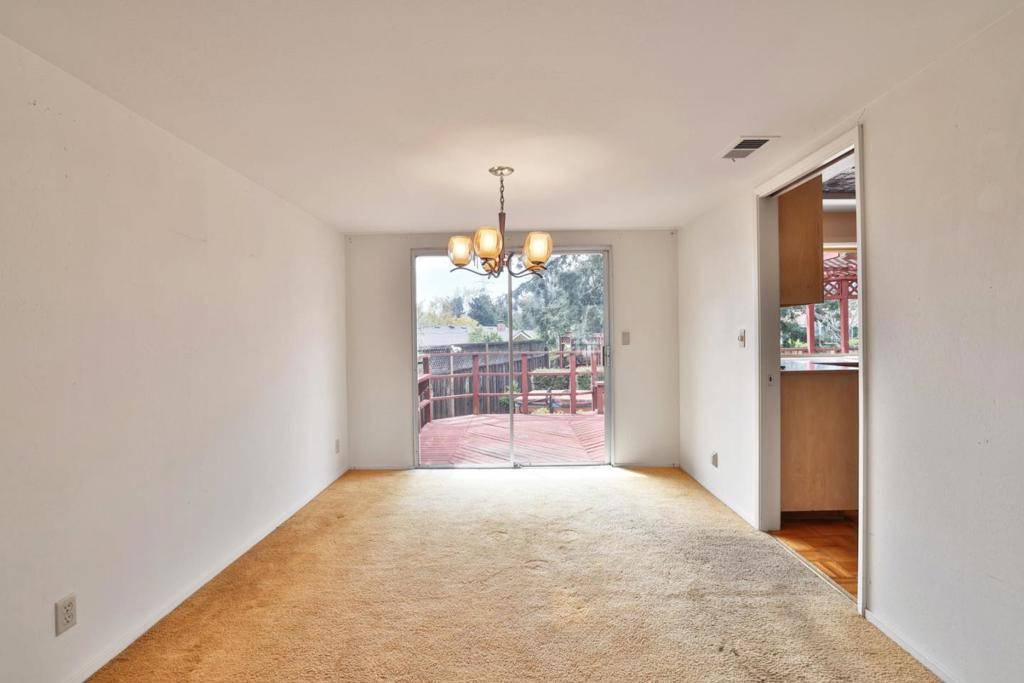 Saratoga, CA 95070,20774 Meadow Oak RD
