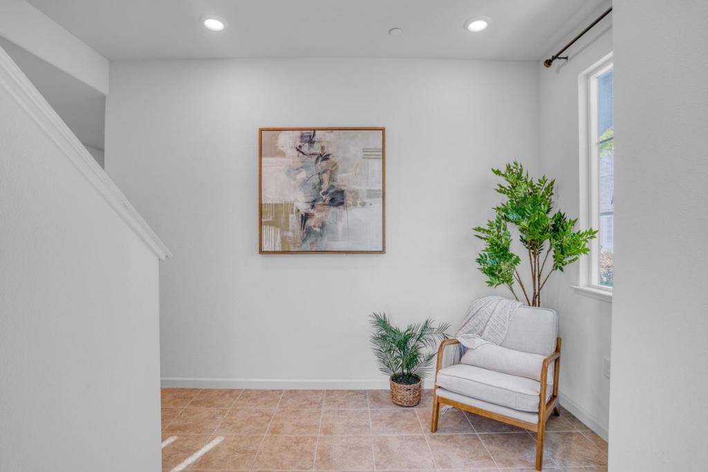 San Jose, CA 95136,287 Adeline PL #1