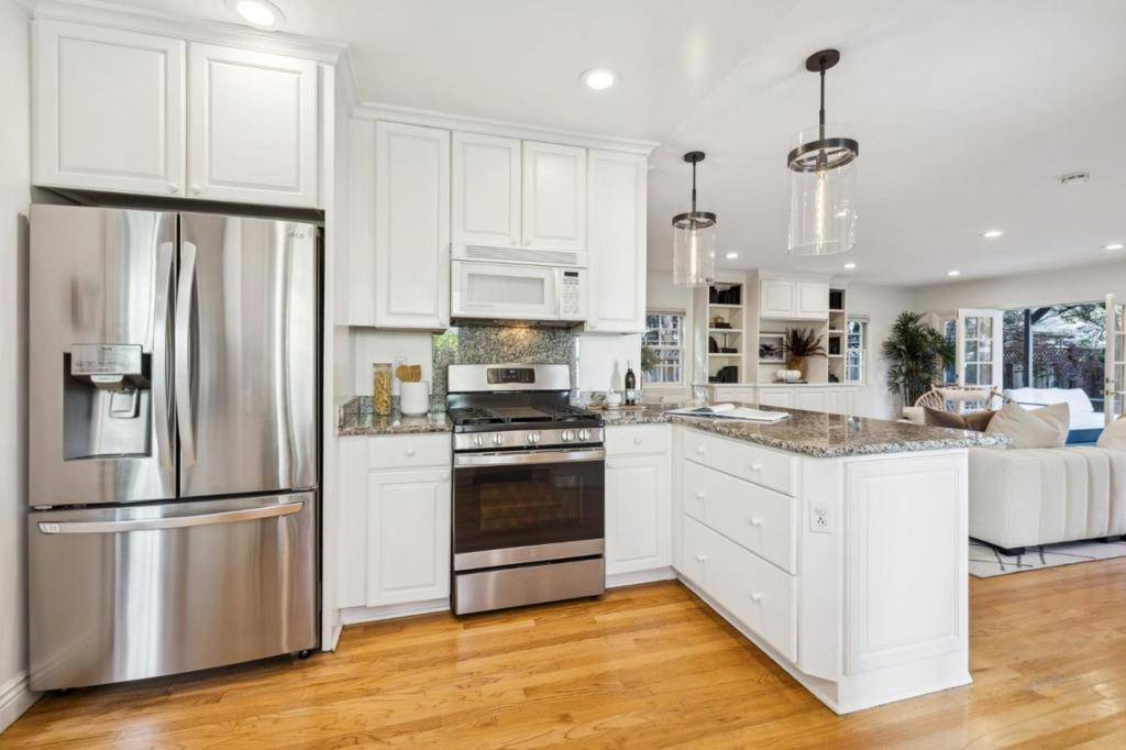 2149 High ST Palo Alto, CA 94301