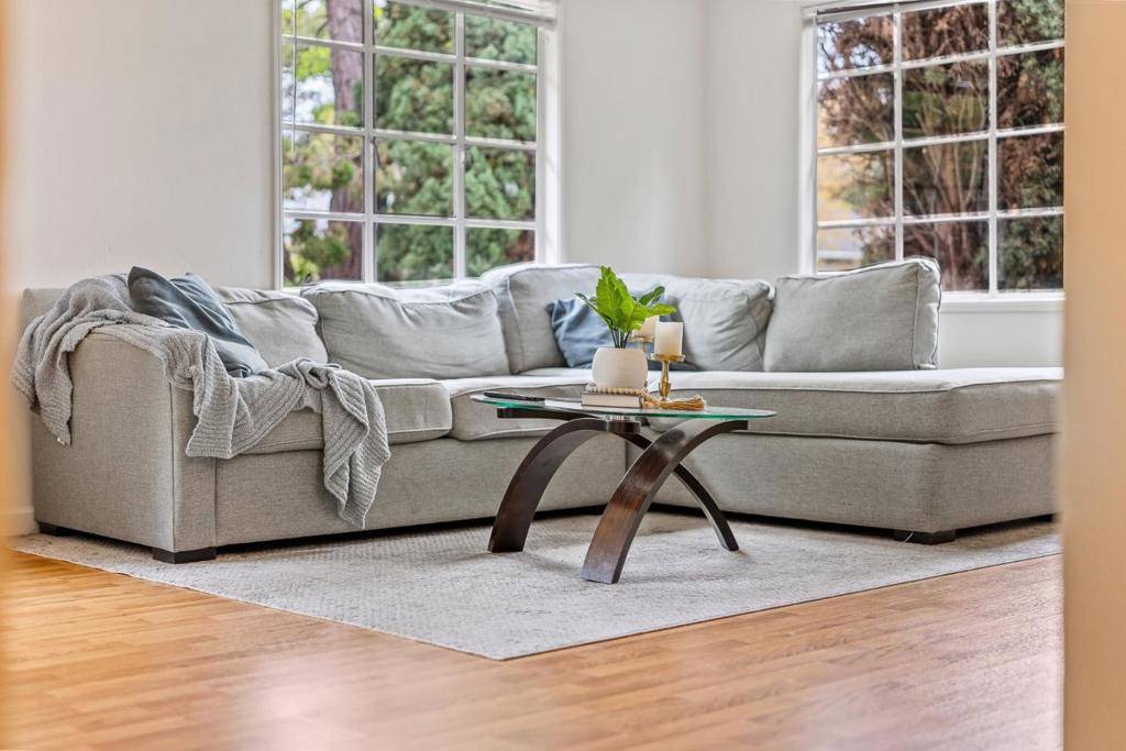 Palo Alto, CA 94306,3915 Park BLVD