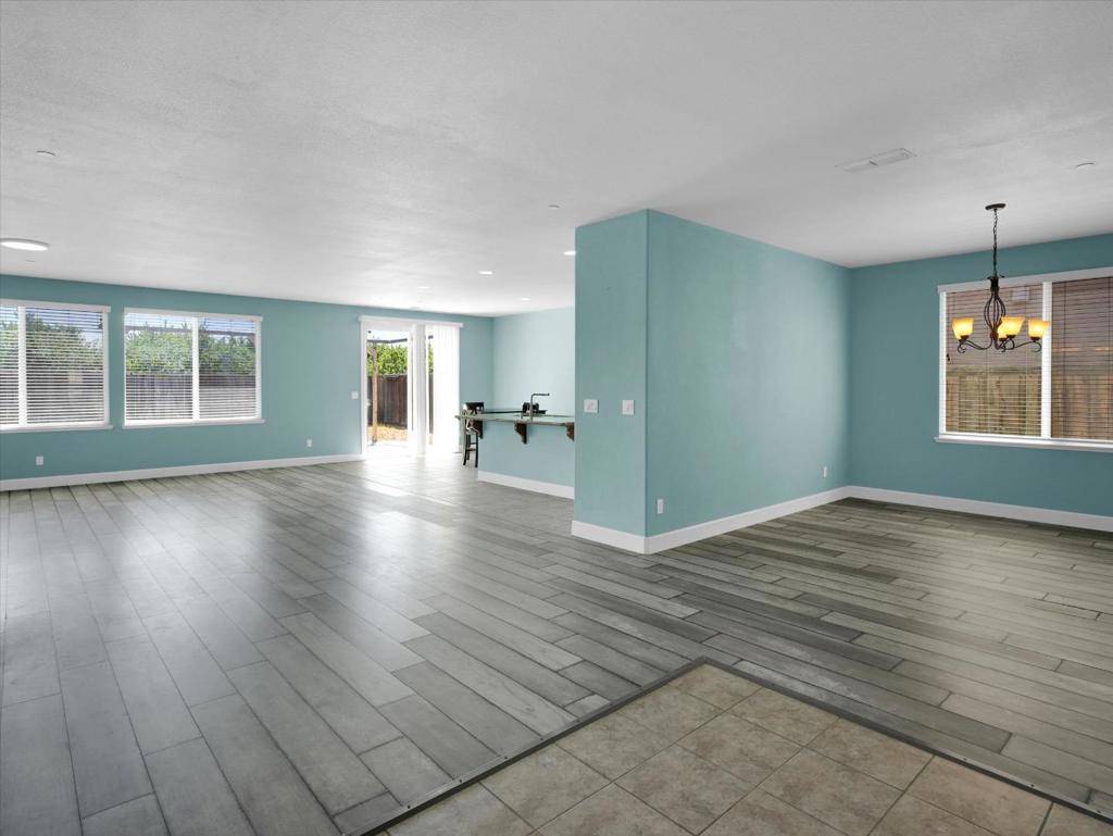 Patterson, CA 95363,1538 Daisy DR