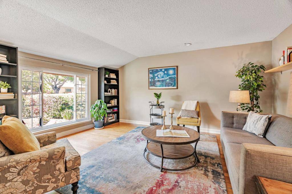 San Jose, CA 95123,915 Maclay DR