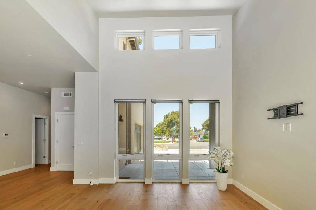 Sunnyvale, CA 94086,826 W Olive AVE