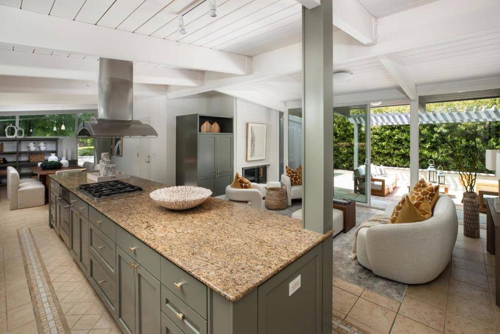 Palo Alto, CA 94303,801 Talisman DR