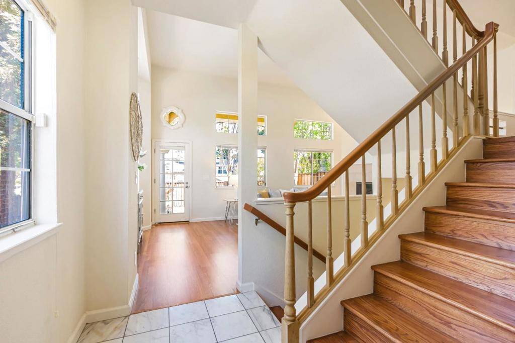 Mountain View, CA 94043,10 Tyrella CT
