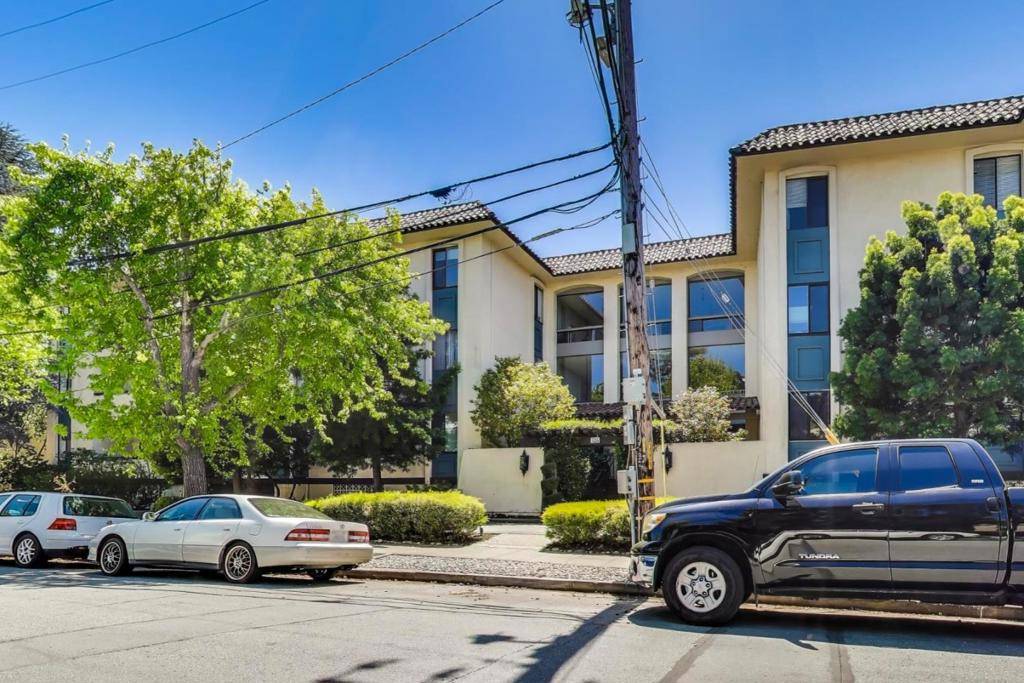 Burlingame, CA 94010,525 Almer RD #302