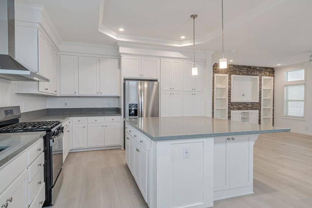 238 Chateau La Salle DR San Jose, CA 95111