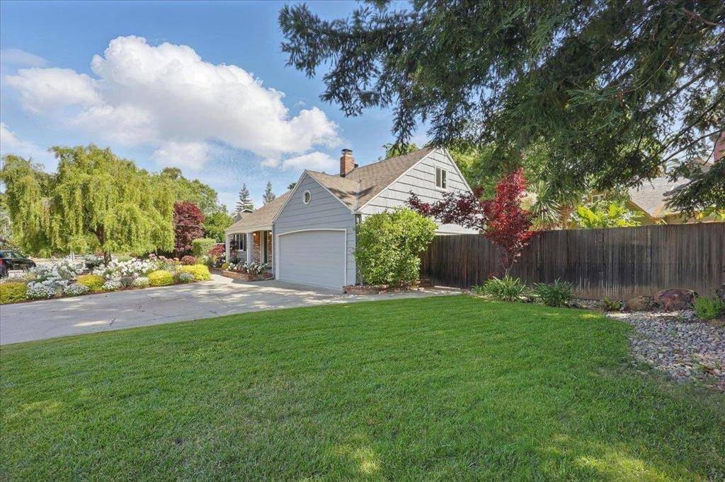 Los Altos, CA 94024,1633 Dallas CT