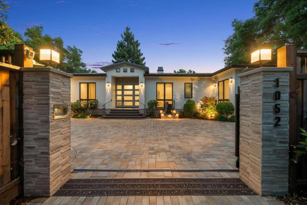 Palo Alto, CA 94301,1052 Fife AVE